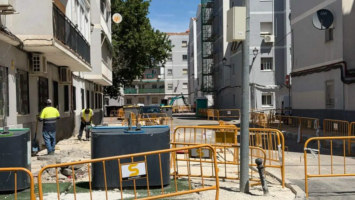 Obras de regeneraci&oacute;n urbana en el Barrio de Cobos. MiraCorredor