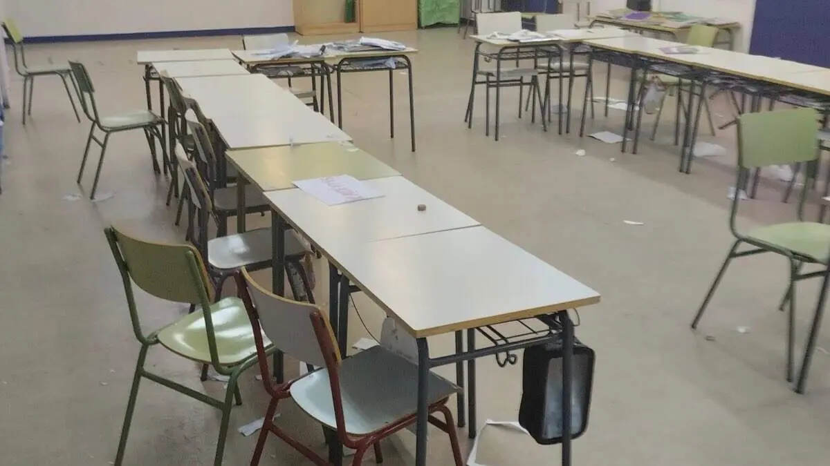 Estado de una de las aulas durante la huelga de limpieza. CEDIDA