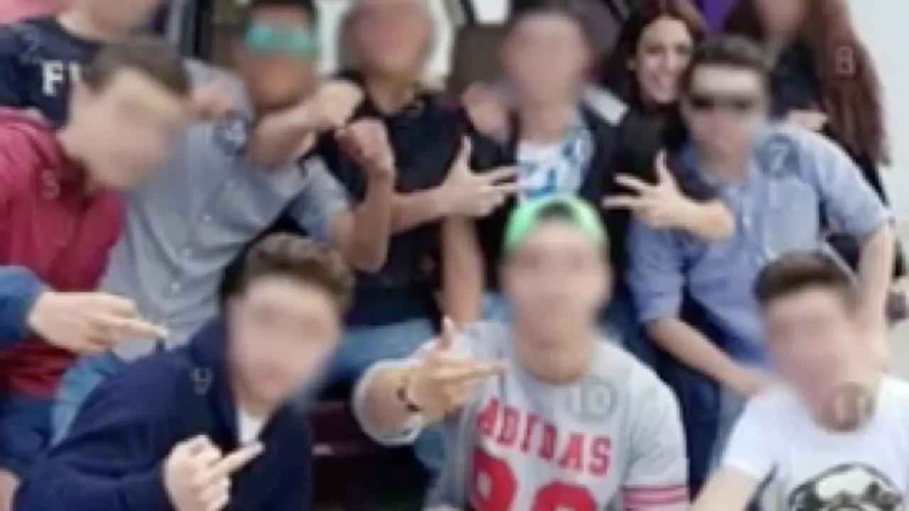 Diana con su grupo de amigos en Madrid (Antena 3).