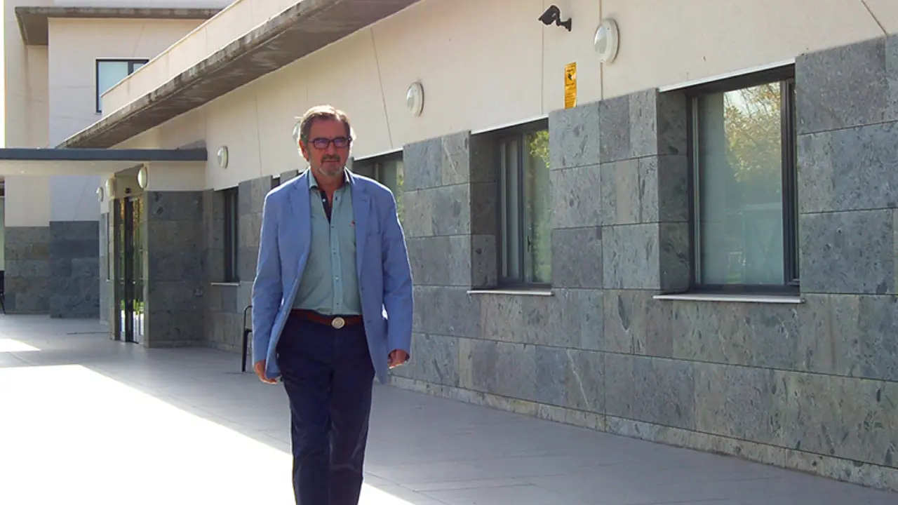 Galo Gij&oacute;n fue diagnosticado de una enfermedad que ataca al sistema nervioso.