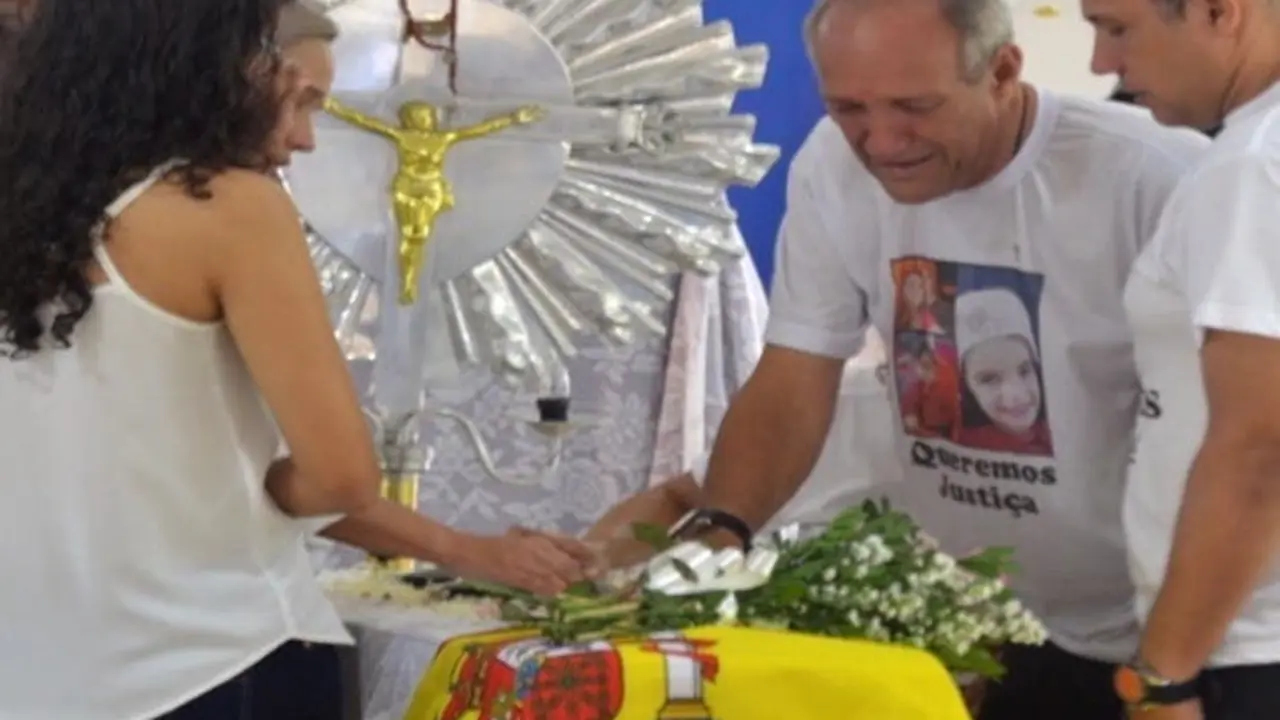 Familiares en el funeral celebrado en Brasil el pasado mes de enero.