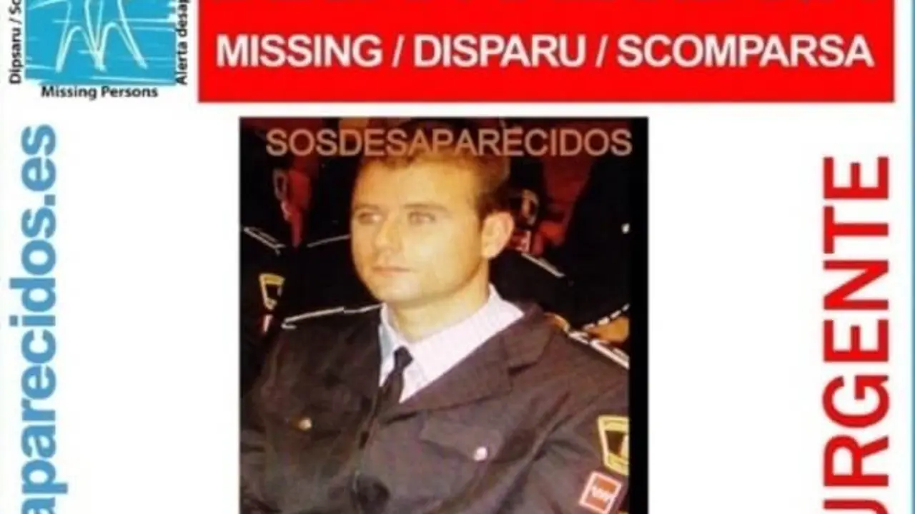 Cartel con la foto del agente desaparecido difundido en las redes sociales.