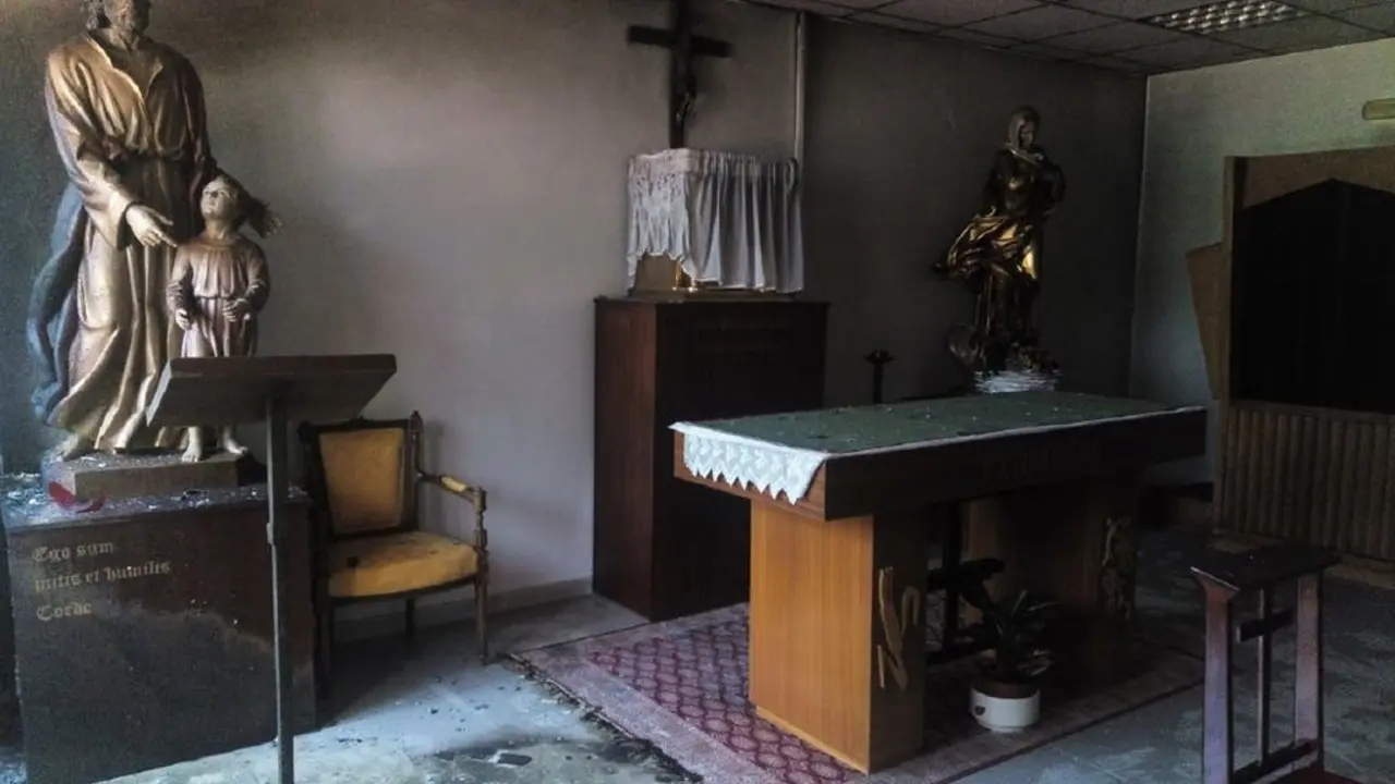As&iacute; qued&oacute; la capilla tras el ataque. 