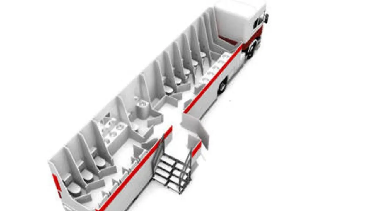 Prototipo de un cami&oacute;n tr&aacute;iler con ba&ntilde;os. 