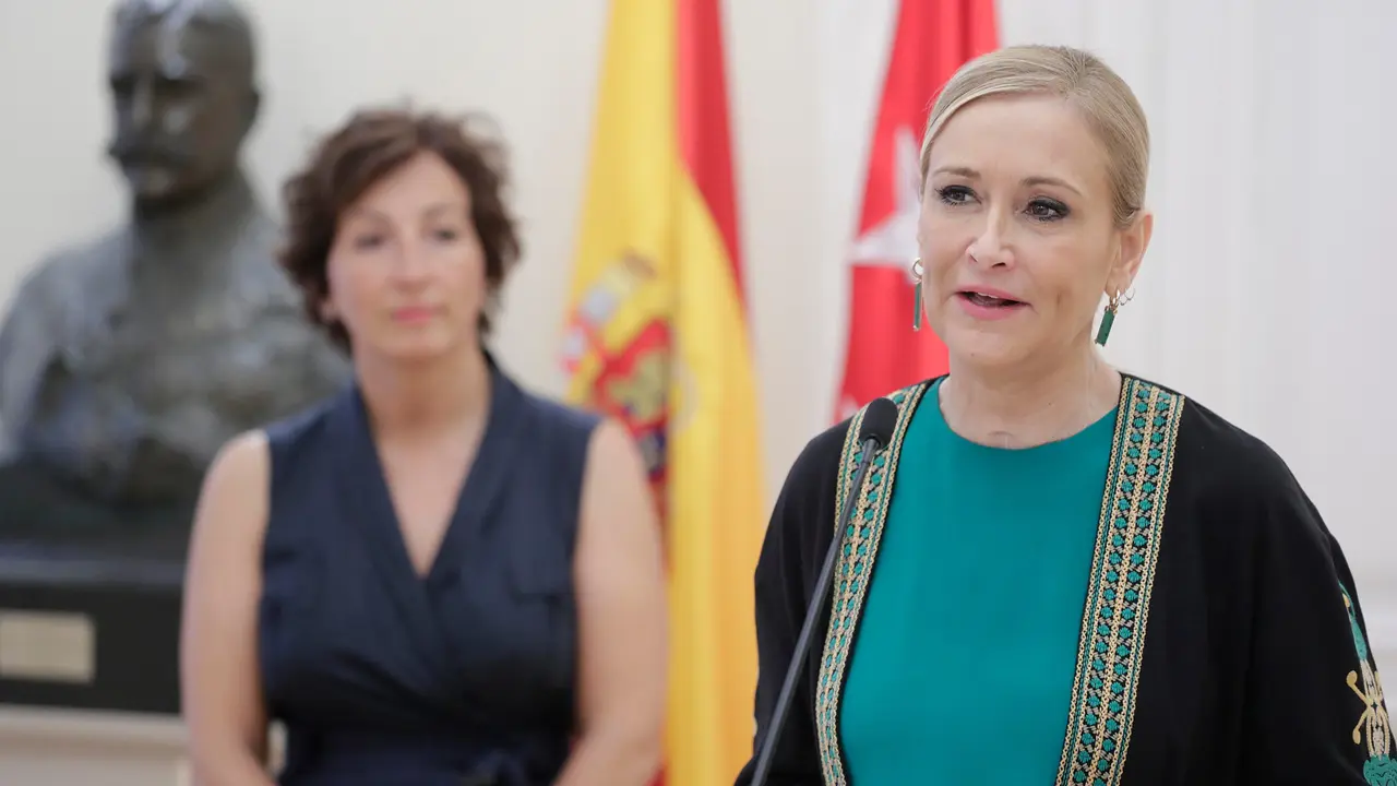CIFUENTES SE RE&Uacute;NE CON LA ALCALDESA DE SAN FERNANDO DE HENARES
La presidenta de la Comunidad de Madrid, Cristina Cifuentes, se re&uacute;ne con la alcaldesa de San Fernando de Henares, Cati Rodr&iacute;guez, dentro de la ronda de encuentros que viene manteniendo con los regidores de los municipios de la regi&oacute;n.

Foto: D.Sinova