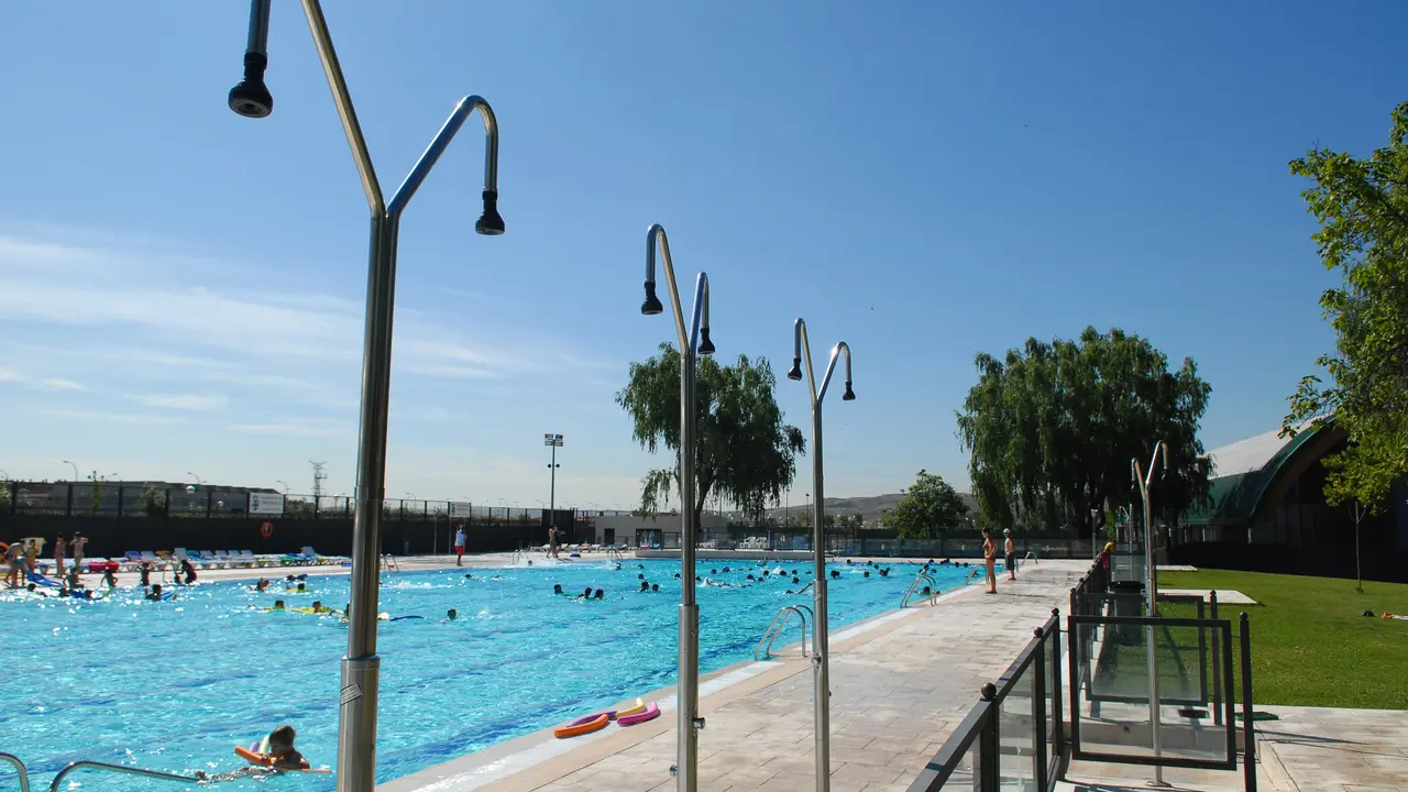 Presentaci&oacute;n de las obras de remodelaci&oacute;n y acondicionamiento de la piscina infantil en el Complejo Joaqu&iacute;n Blume.