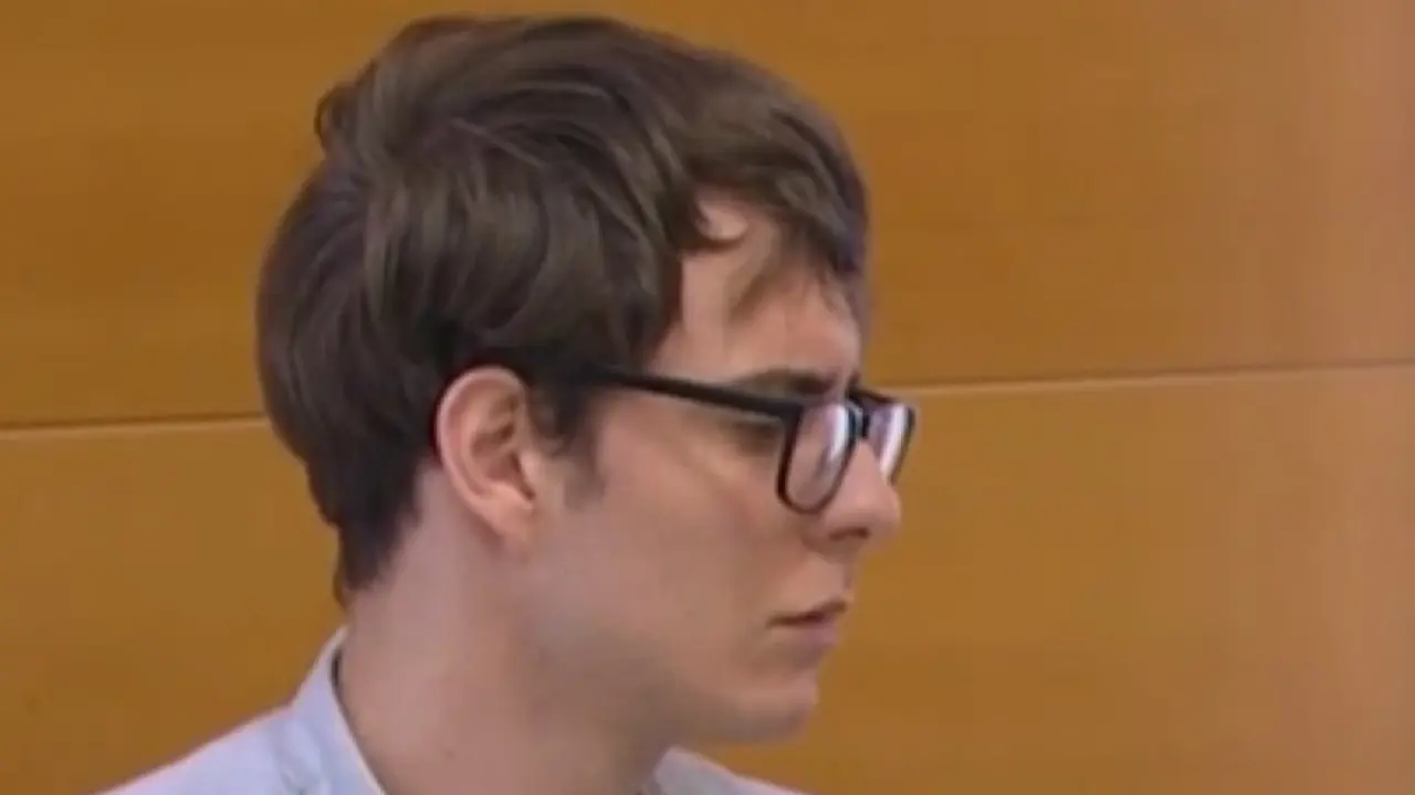 El asesino en el juicio.