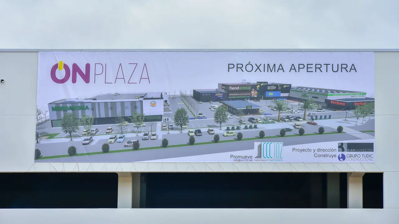 Cartel que anunciaba la apertura. 