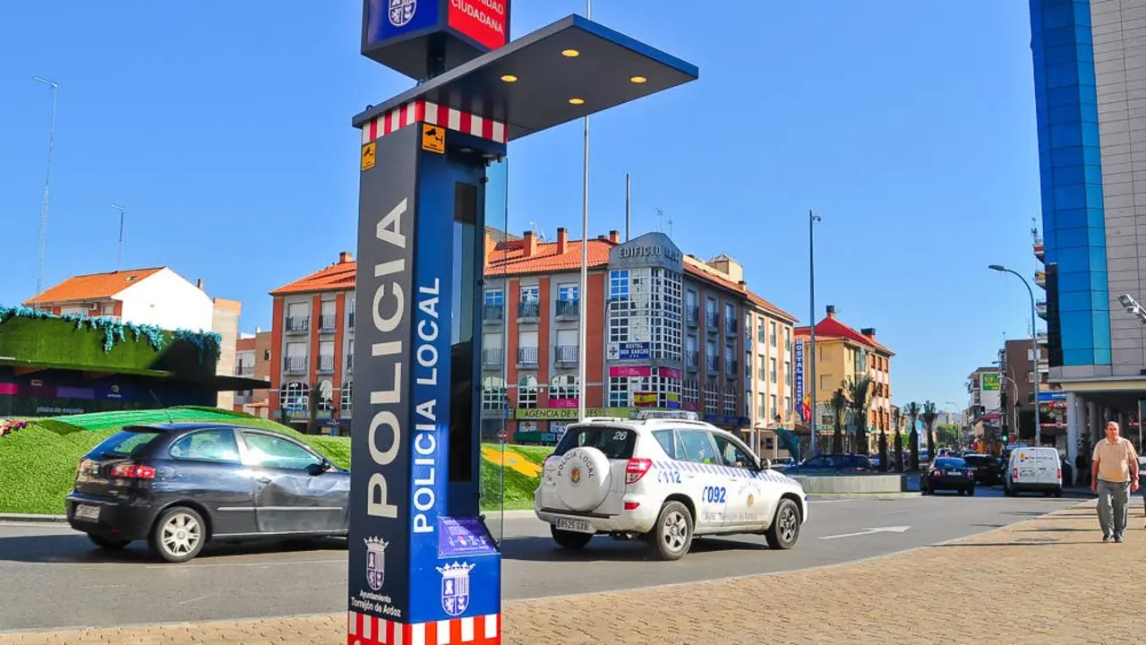 Presentaci&oacute;n de la finalizaci&oacute;n de la primera fase de los Puntos de Encuentro de Polic&iacute;a Local en el municipio.