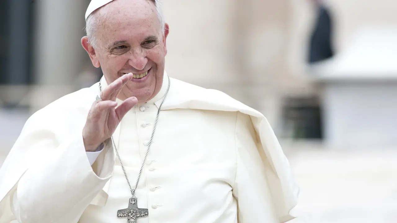 VATICAN CITY, VATICAN - SEPTEMBER 10:  Pope Francis greets the pilgrims during his weekly general audience in St Peter's square at the Vatican on September 10, 2014.