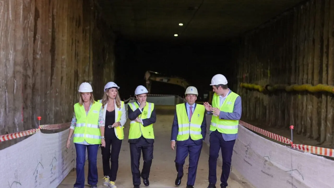 Almeida supervisa las obras del soterramiento de la A-5 en Madrid.