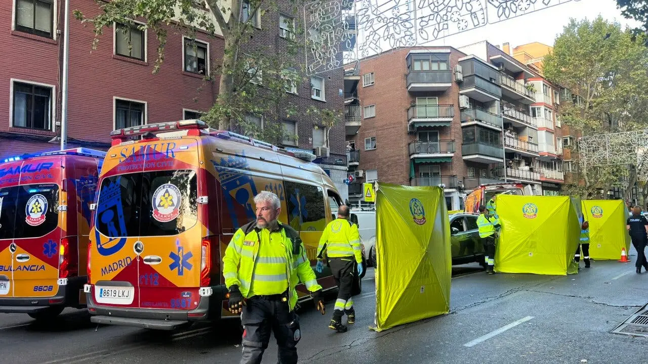 Un conductor fue detenido tras arrollar a dos j&oacute;venes en Carabanchel. La situaci&oacute;n fue cr&iacute;tica.