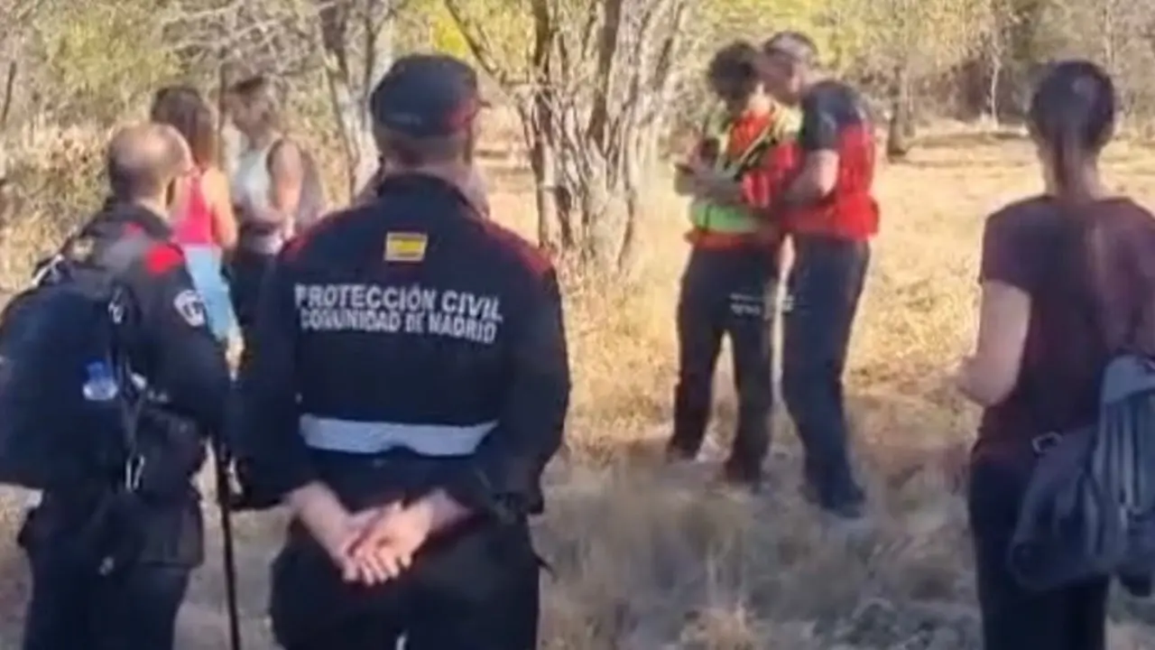 Un amplio dispositivo busca a un joven desaparecido en Bustarviejo. Se utilizan helic&oacute;pteros y drones.