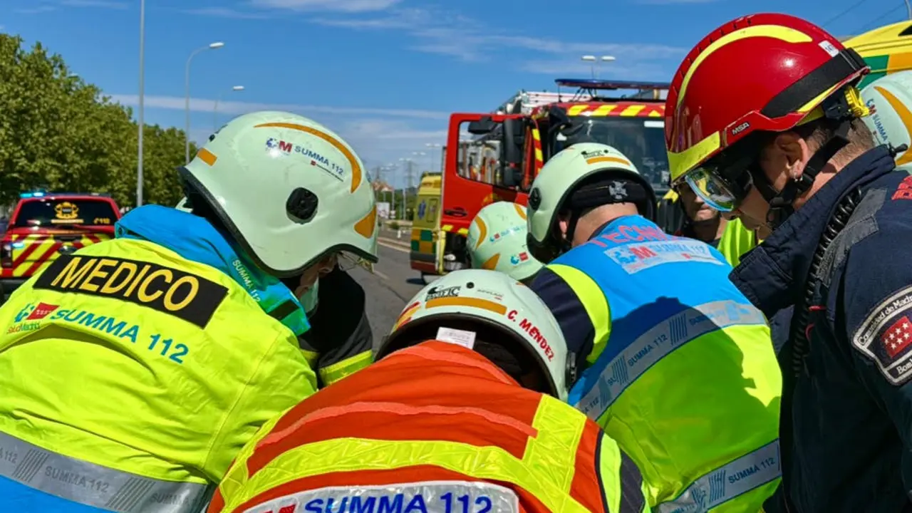 Un accidente entre una furgoneta y un autocar escolar en Guadarrama dej&oacute; un fallecido.