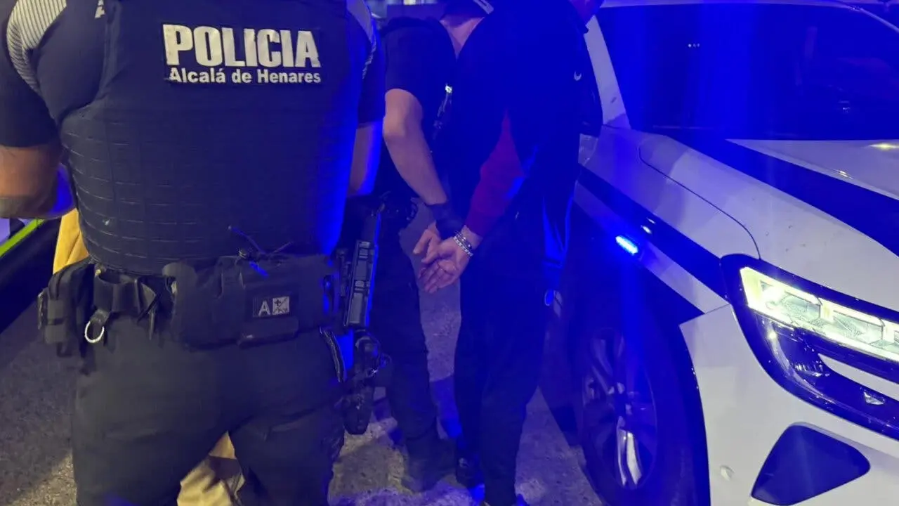 La Polic&iacute;a Local detiene a dos personas tras un violento asalto. El incidente ocurri&oacute; en V&iacute;a Complutense.
