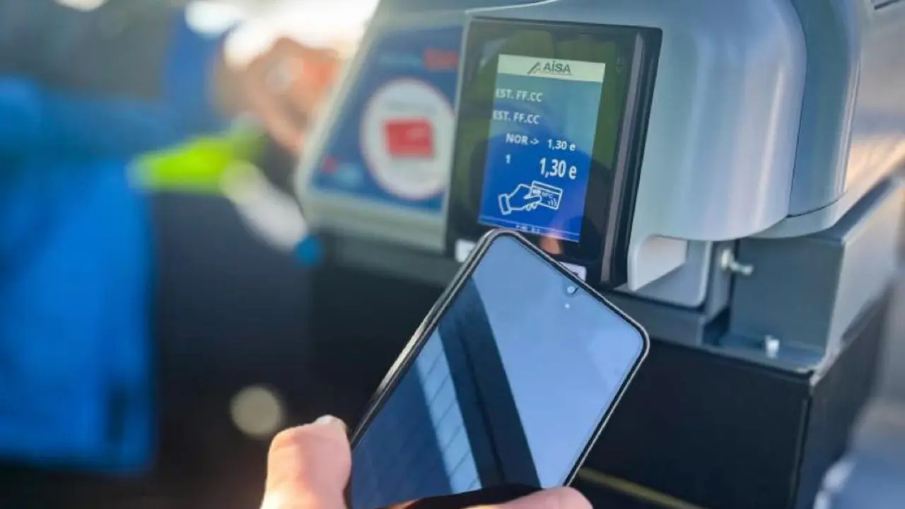 El 20% de los billetes en autobuses interurbanos de Madrid se paga con tarjeta o m&oacute;vil.