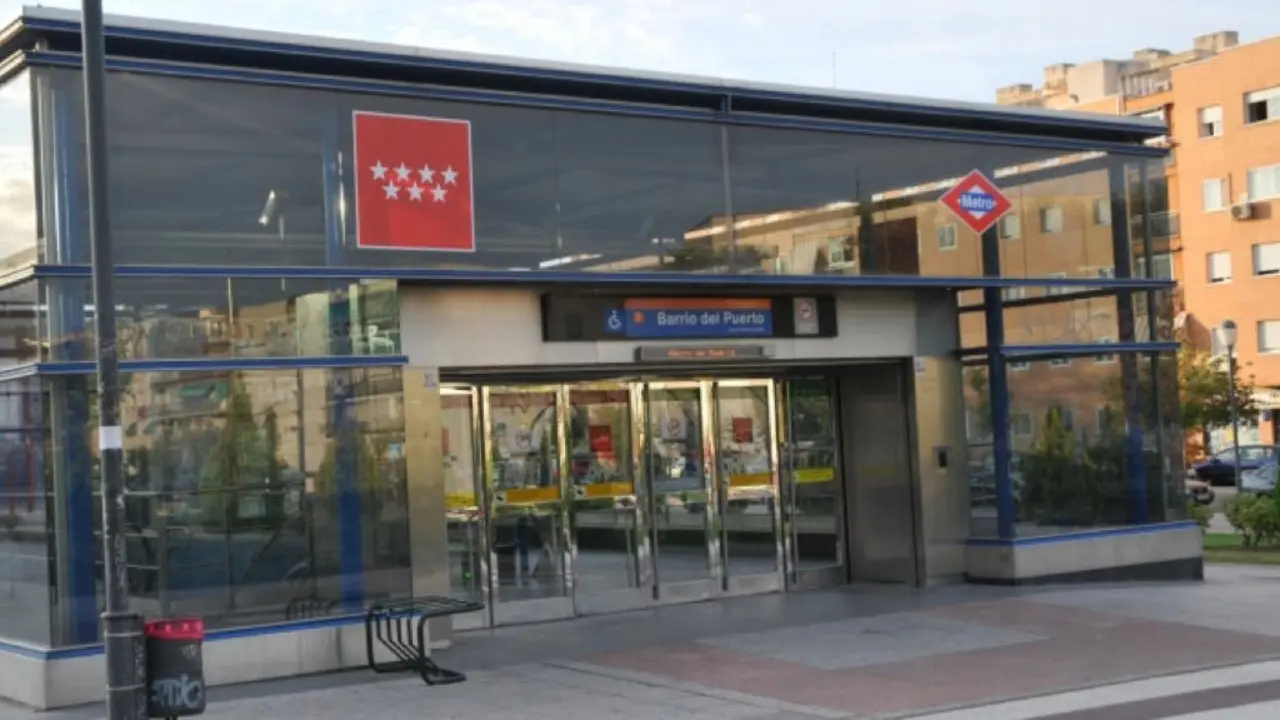 La estaci&oacute;n de metro Barrio del Puerto en Coslada se prepara para su reapertura.