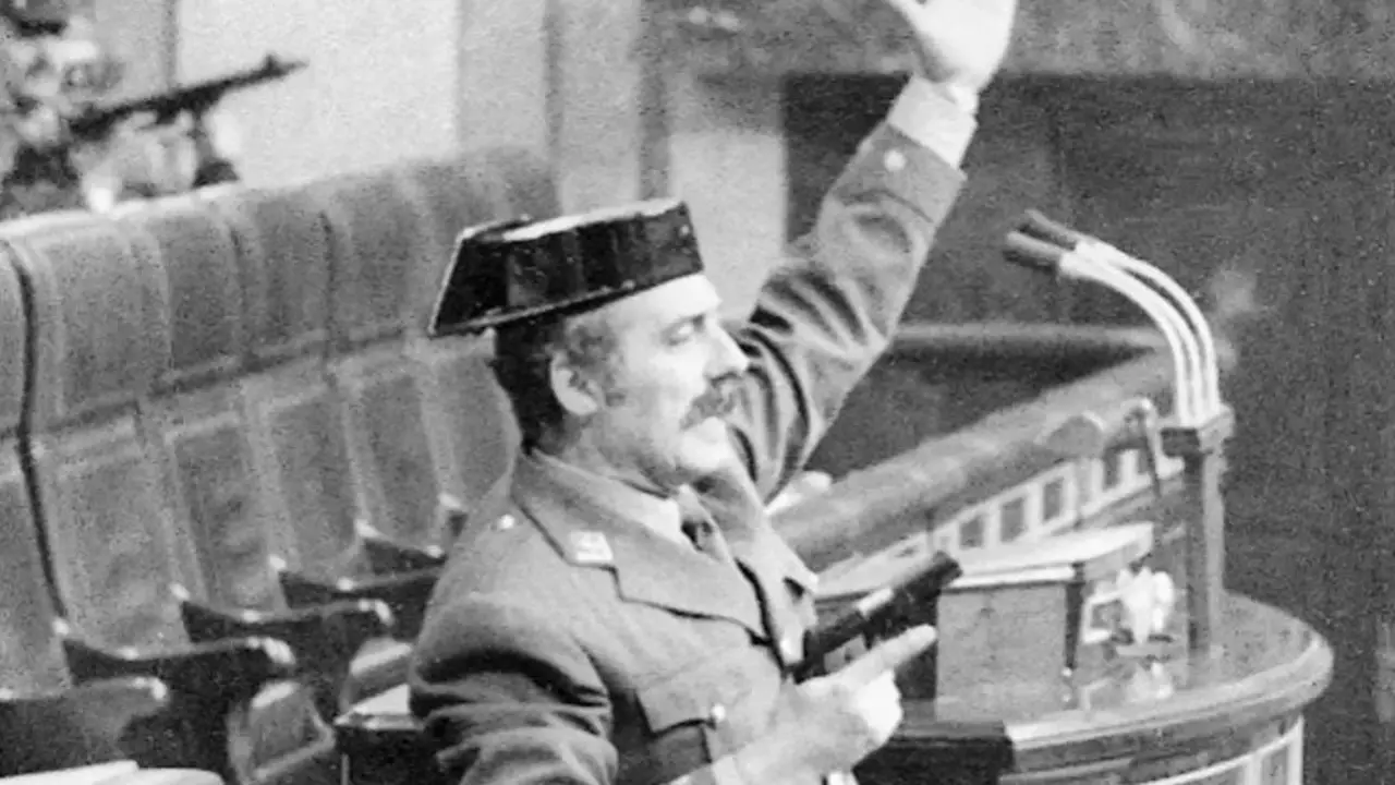 Antonio Tejero, conocido por su papel en el golpe de Estado del 23-F, ha fallecido. Su legado sigue siendo objeto de debate.