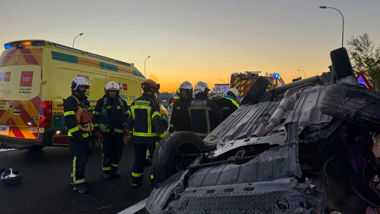 Un hombre de 61 a&ntilde;os result&oacute; herido tras volcar su coche en la A-4 en Aranjuez.
