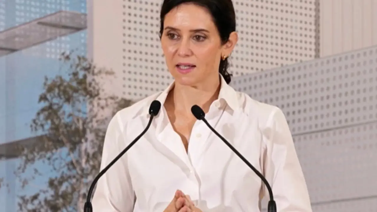 Isabel D&iacute;az Ayuso se pronuncia sobre el descarrilamiento de un tren en San Fernando de Henares.