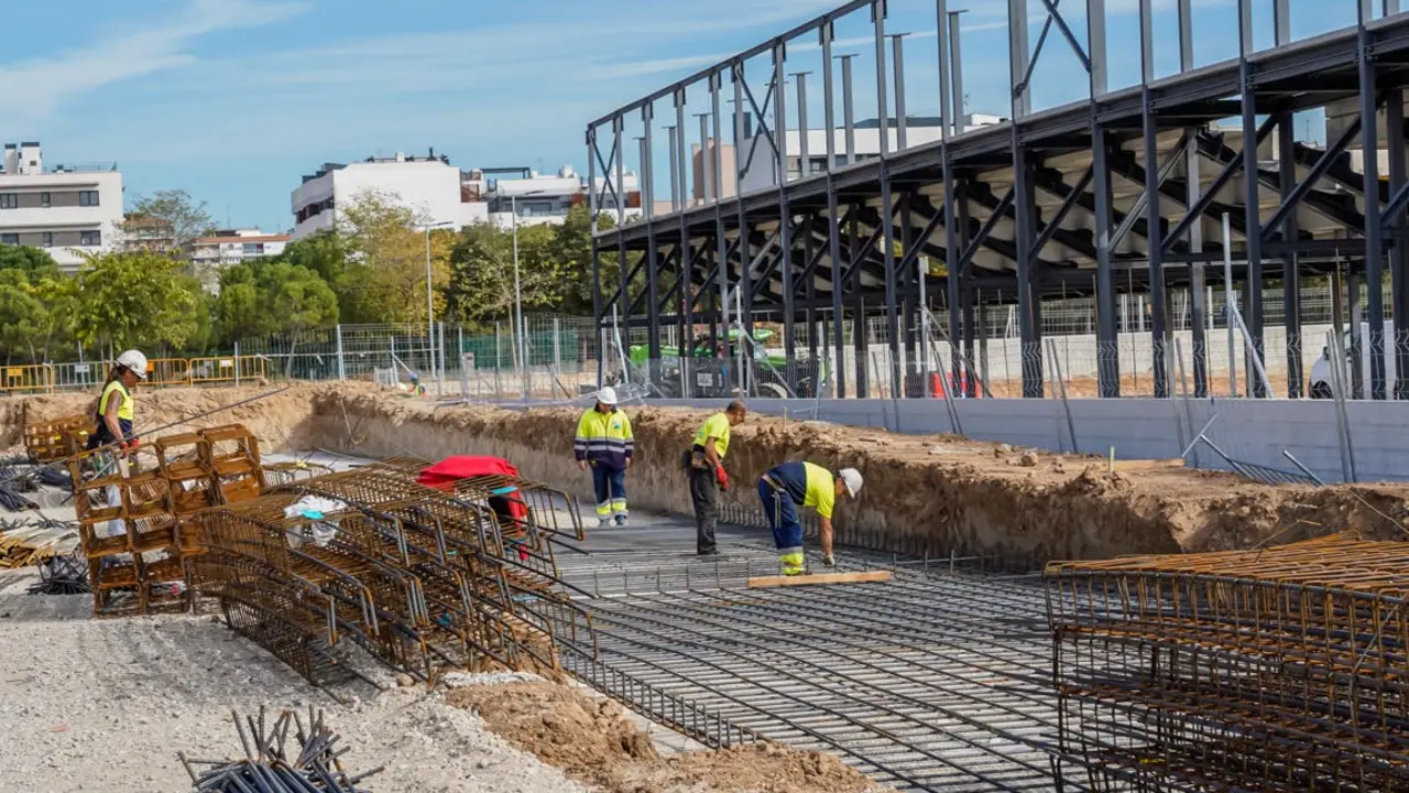 Se est&aacute;n llevando a cabo las obras del nuevo campo de f&uacute;tbol en Torrej&oacute;n de Ardoz.