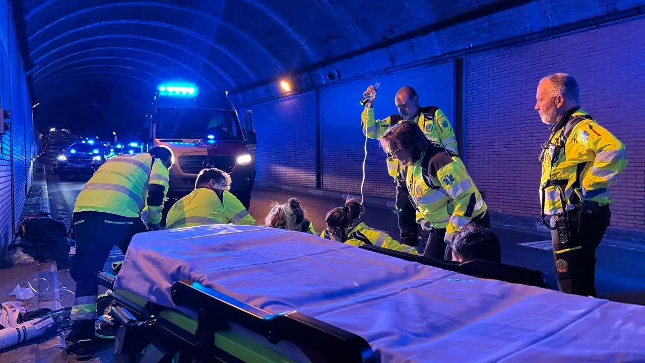 Una joven de 24 a&ntilde;os sufri&oacute; una ca&iacute;da grave en un t&uacute;nel de Madrid.
