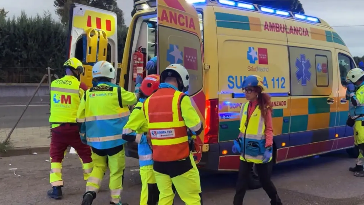 Un trabajador ha ca&iacute;do desde una altura de ocho metros en Algete. Equipos de emergencia est&aacute;n en el lugar.
