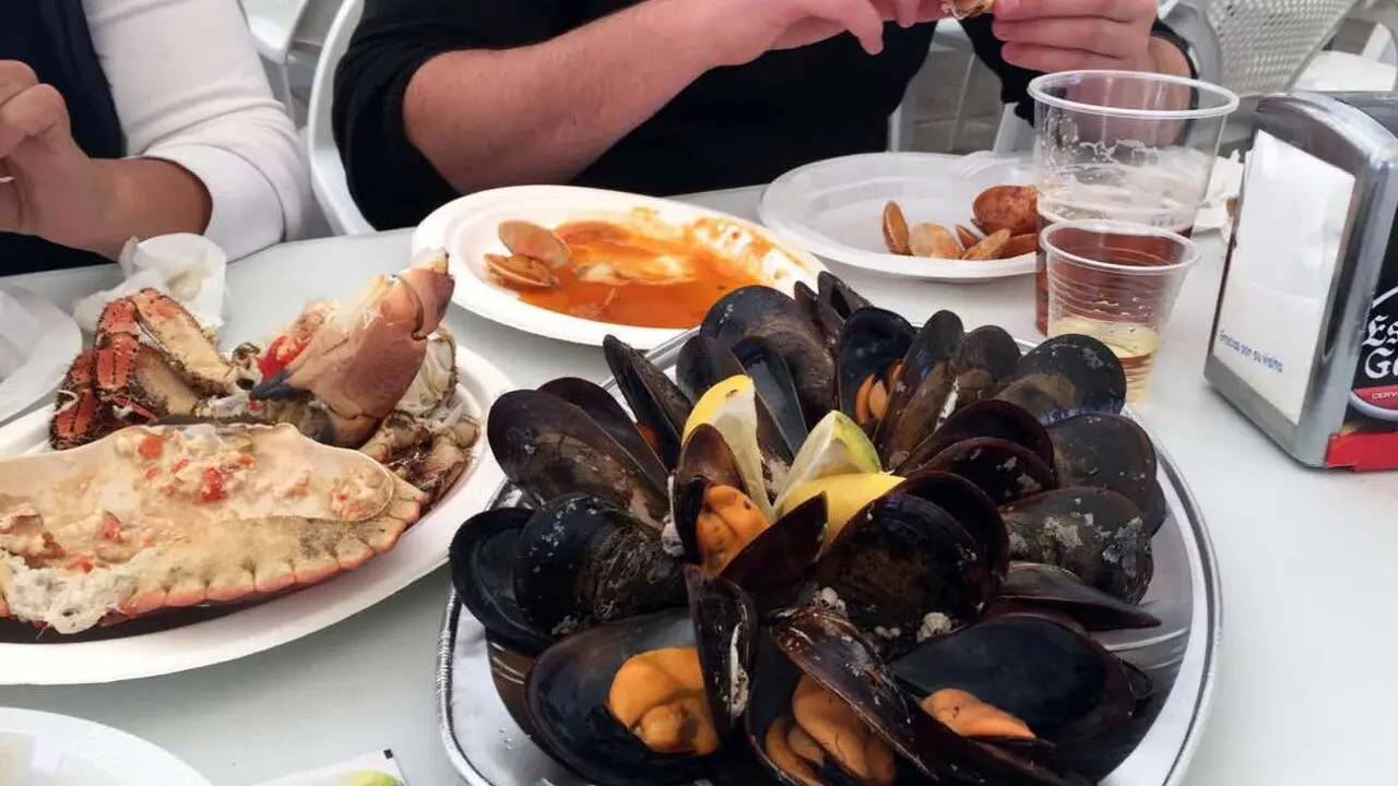Disfruta de la Feria del Marisco Gallego en Paracuellos de Jarama.