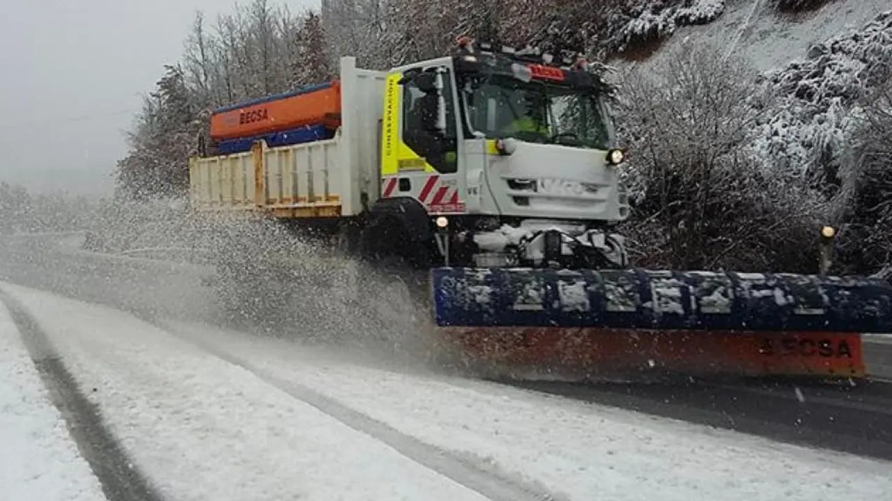El Gobierno activa un plan para garantizar la seguridad en carreteras durante nevadas.