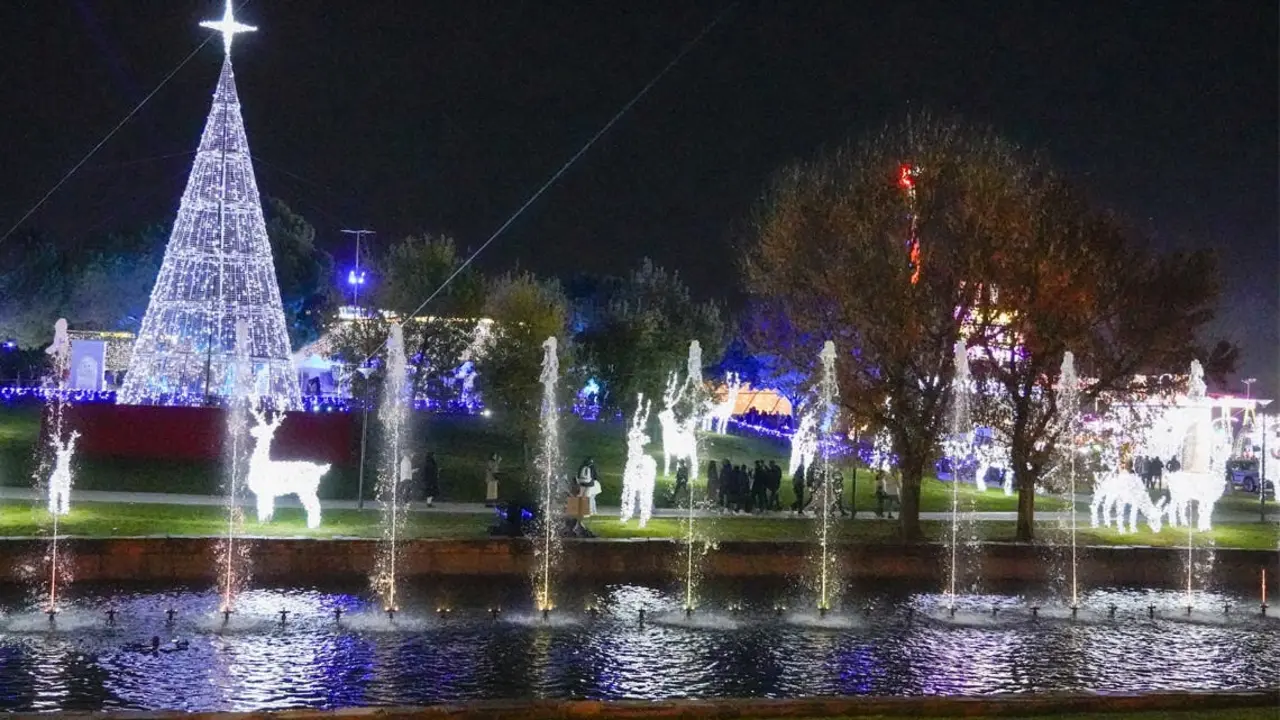 El Parque M&aacute;gicas Navidades de Torrej&oacute;n brilla con luces festivas. Un lugar m&aacute;gico para disfrutar en familia.
