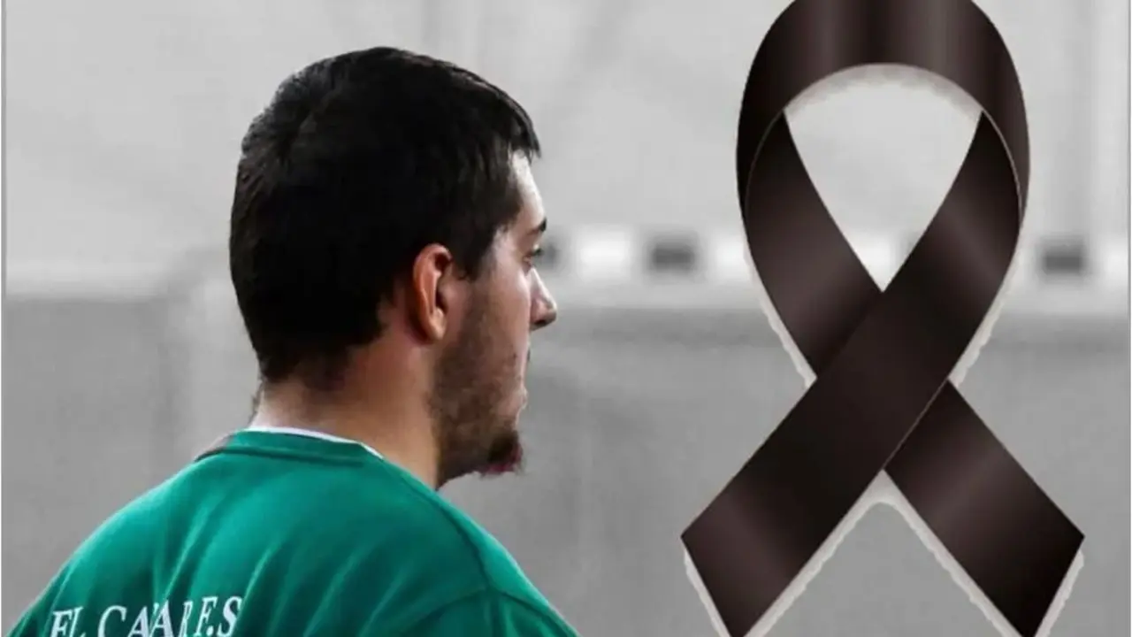 El Club Deportivo El Casar F&uacute;tbol Sala est&aacute; de luto tras la muerte de su entrenador juvenil. La comunidad deportiva se encuentra devastada.