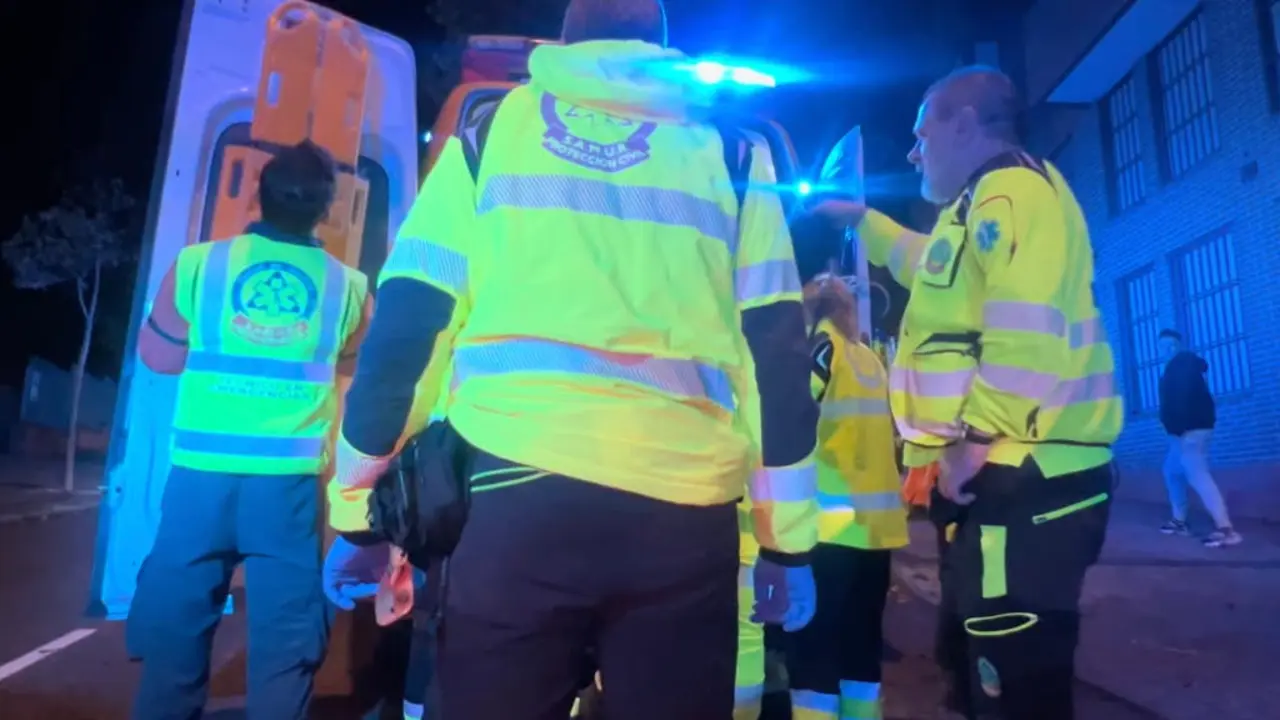 Un joven de 19 a&ntilde;os fue apu&ntilde;alado en Madrid y atendido por el SAMUR.