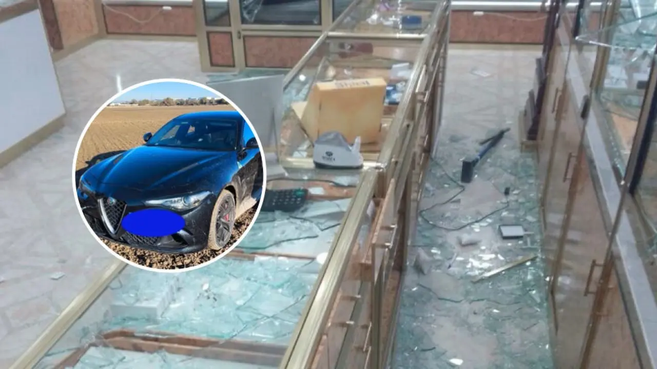 La r&aacute;pida intervenci&oacute;n policial evit&oacute; un robo mayor en Coslada. Las vitrinas de la joyer&iacute;a quedaron destrozadas.