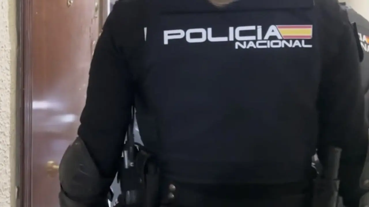 La Polic&iacute;a Nacional desmantela narcopisos en Madrid, deteniendo a 42 personas.