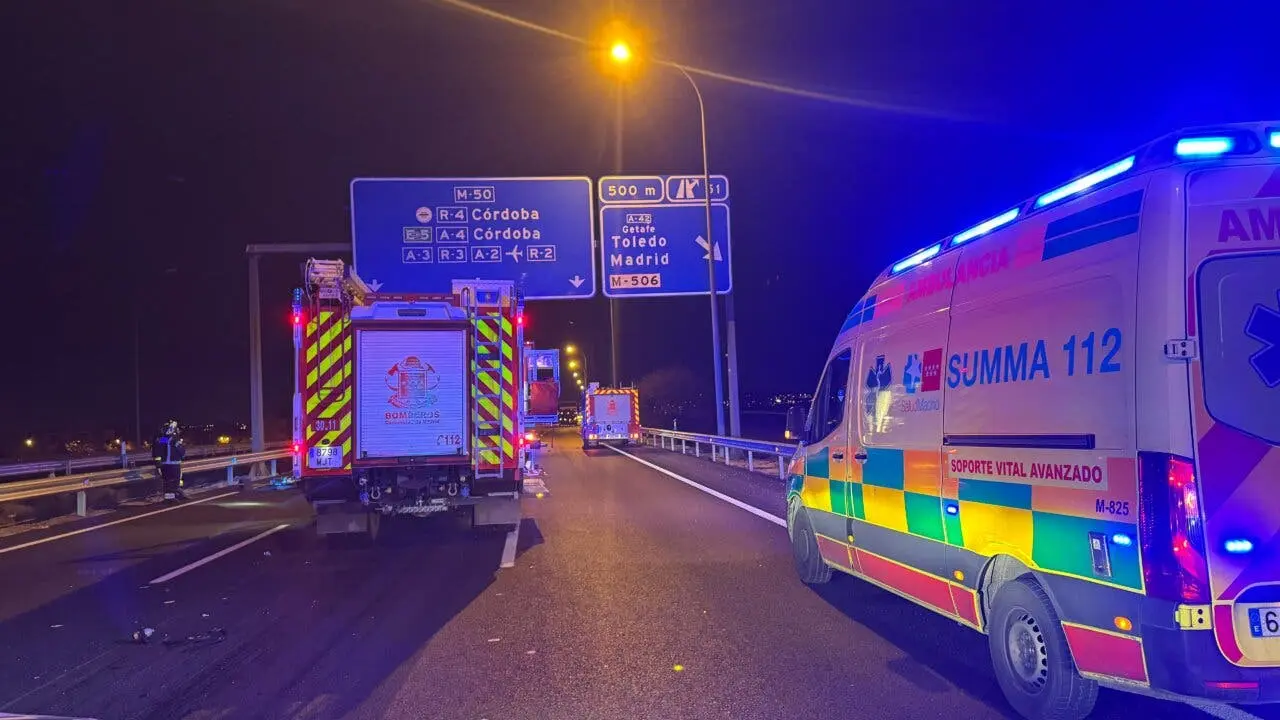 Un conductor de 49 a&ntilde;os falleci&oacute; en un accidente en la M-50. Los servicios de emergencia llegaron r&aacute;pidamente al lugar.