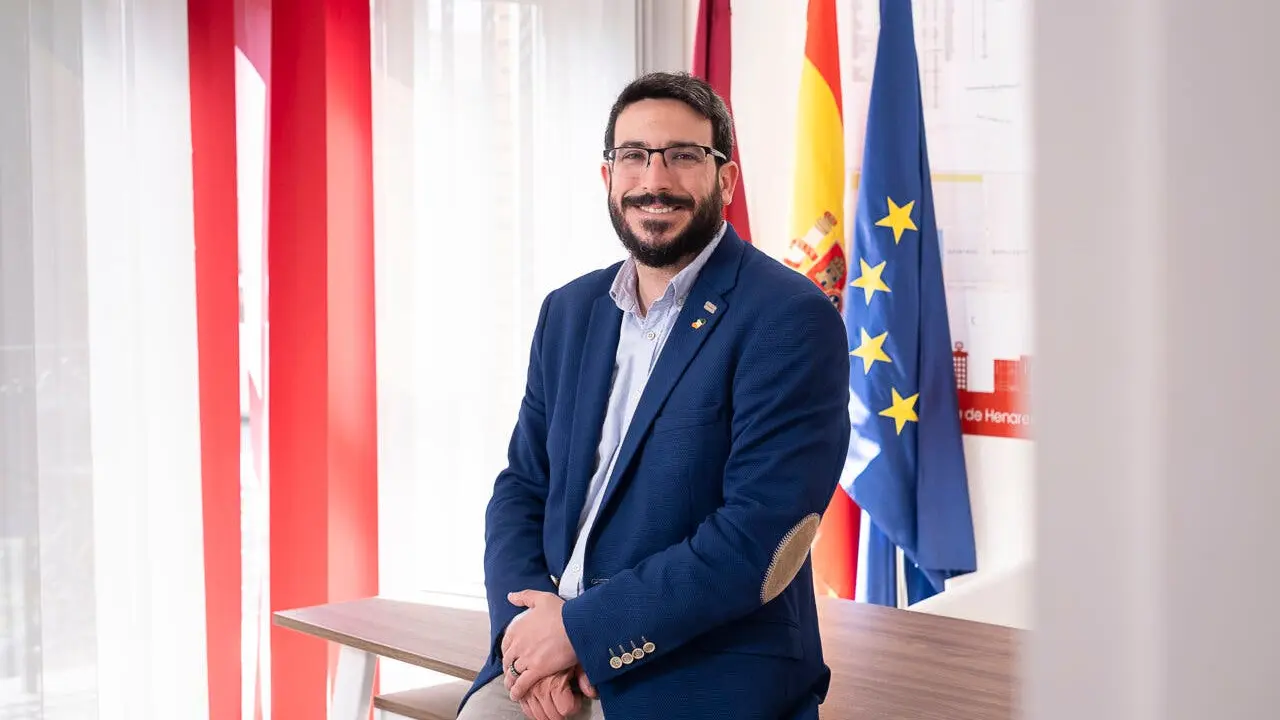 Miguel &Oacute;scar Aparicio regresa a su cargo tras una baja m&eacute;dica de dos meses.