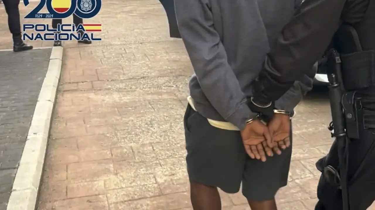 La Polic&iacute;a Nacional detiene a varios individuos en Vallecas por extorsionar a v&iacute;ctimas.