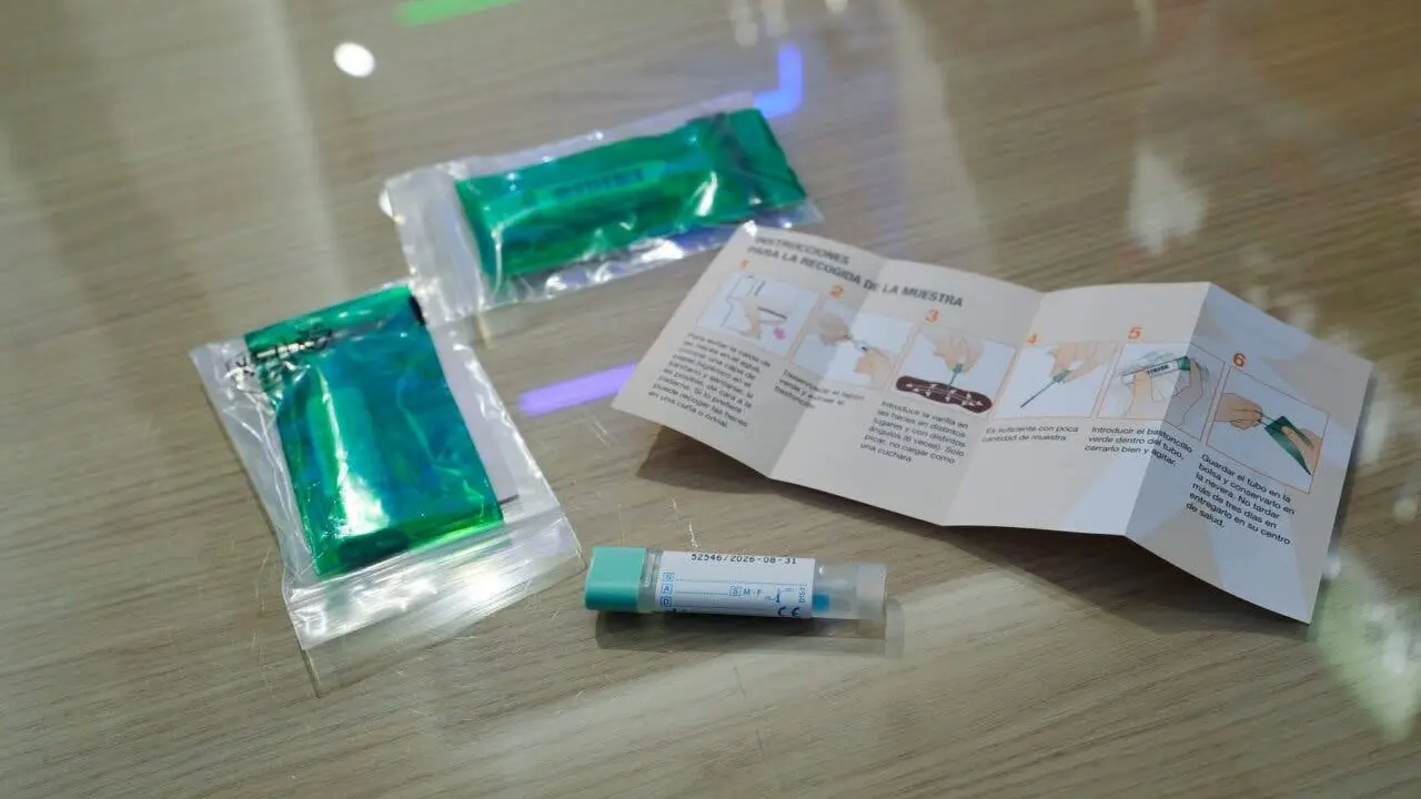 La Comunidad de Madrid reparte kits para el cribado de c&aacute;ncer de colon en farmacias.