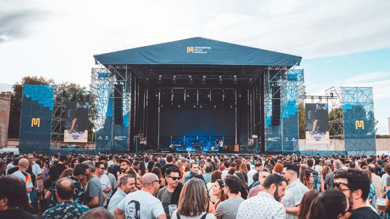 El festival Muralla Indie 2026 reuni&oacute; a numerosos asistentes en Alcal&aacute; de Henares.