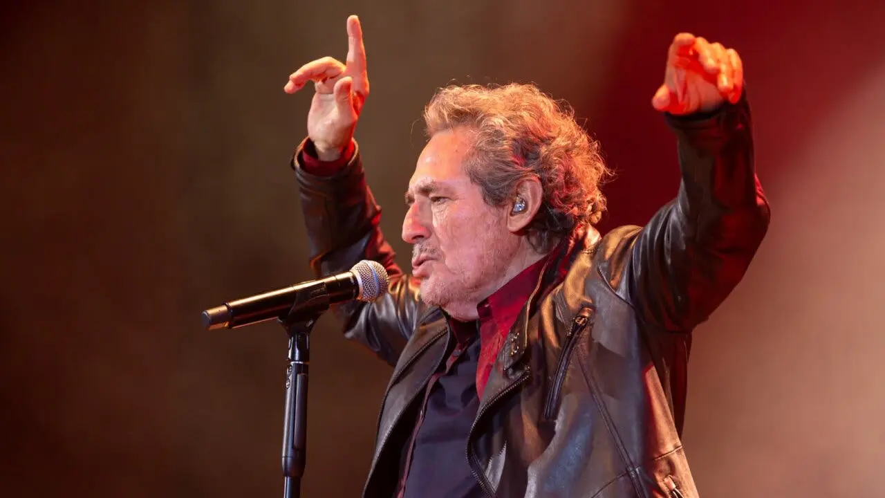 Miguel R&iacute;os ofrece un emocionante concierto en Alcal&aacute; de Henares.