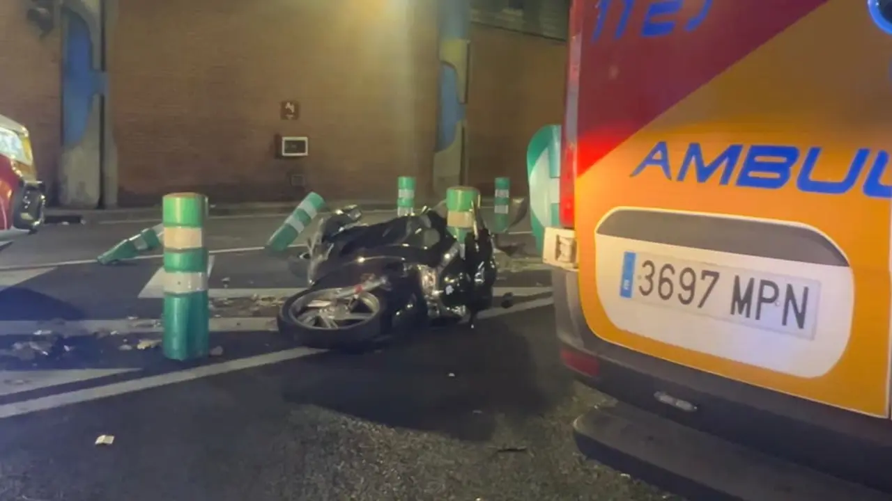 Un accidente de tr&aacute;fico en el t&uacute;nel de Mar&iacute;a de Molina dej&oacute; un motorista fallecido. Los servicios de emergencia intervinieron r&aacute;pidamente.