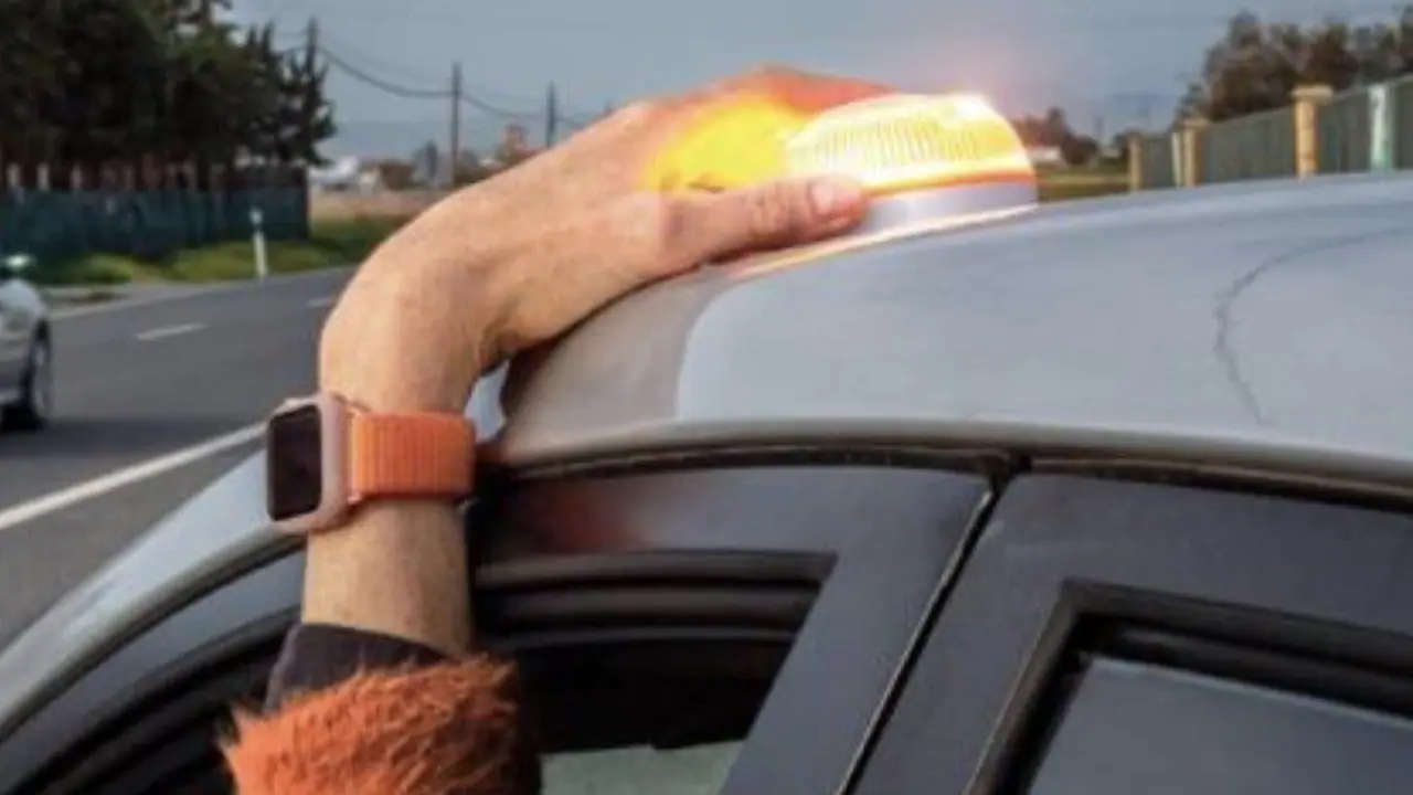 La DGT retira la homologaci&oacute;n a cuatro balizas V16. Esto ocurre a pocos d&iacute;as de su obligatoriedad.