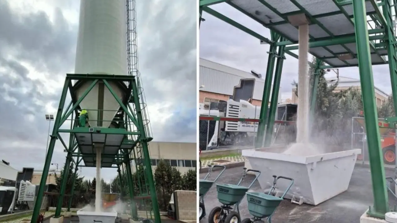 Torrej&oacute;n activa el Plan Antinevadas repartiendo sal a los vecinos.