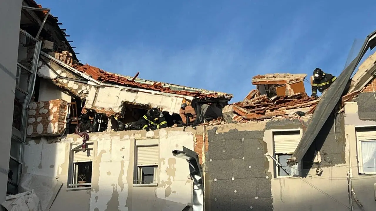 Un edificio en obras sufri&oacute; una explosi&oacute;n de gas, dejando un muerto y varios heridos.