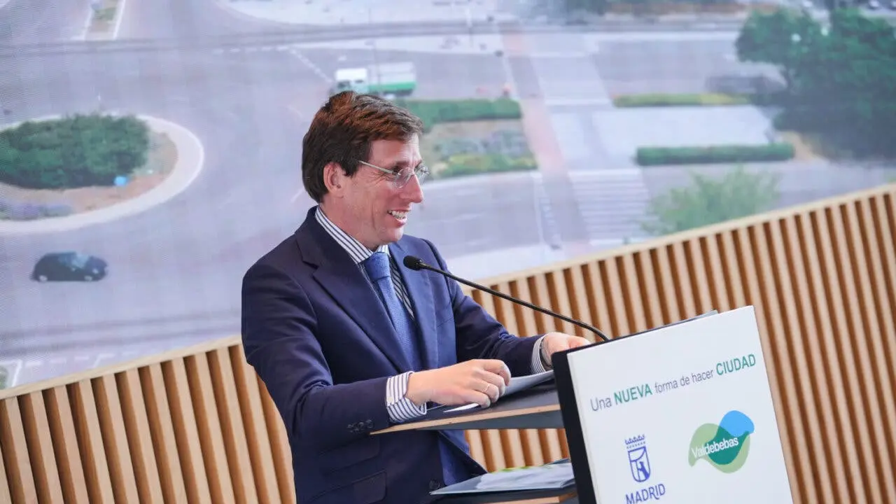 El alcalde de Madrid destaca el &eacute;xito del nuevo barrio de Valdebebas.