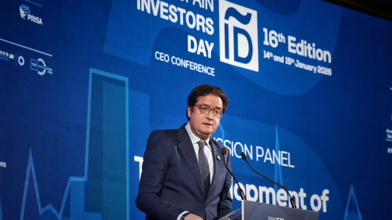 &Oacute;scar L&oacute;pez presenta la candidatura de Espa&ntilde;a para una gigafactor&iacute;a de IA.