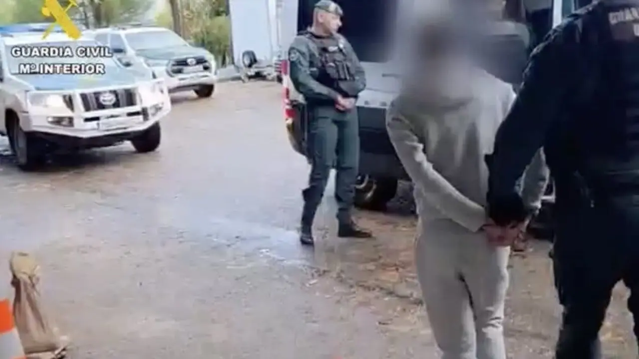 Cuatro personas han sido detenidas por volar un cajero en Paracuellos.