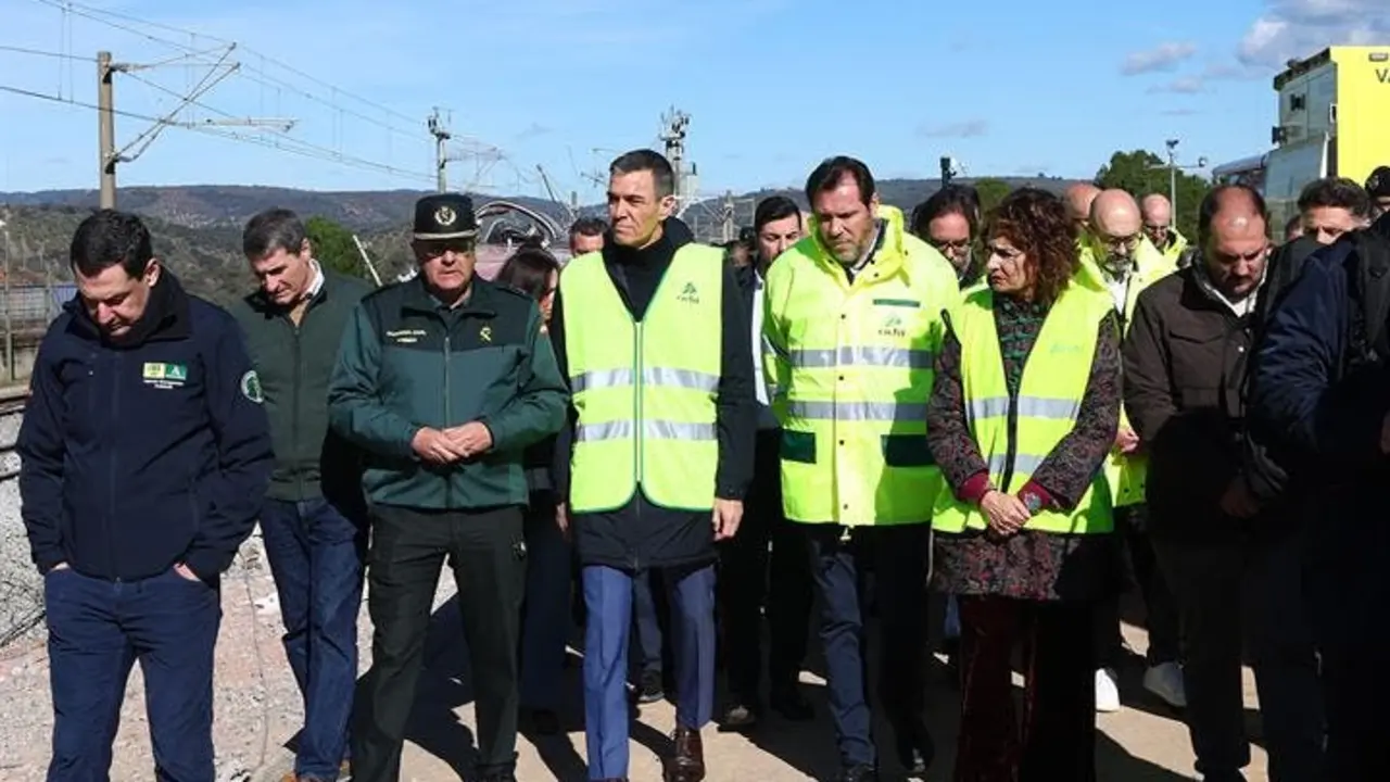 El presidente S&aacute;nchez decreta tres d&iacute;as de luto oficial tras el accidente ferroviario.