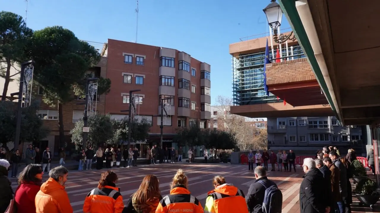 Asistentes rinden homenaje al maquinista fallecido en Adamuz.