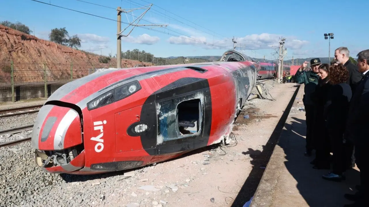 El tren Iryo ha sufrido un accidente en Adamuz, elevando el n&uacute;mero de v&iacute;ctimas.